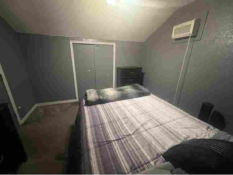 Private upstairs room & bath