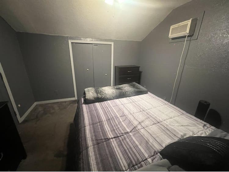 Private upstairs room & bath