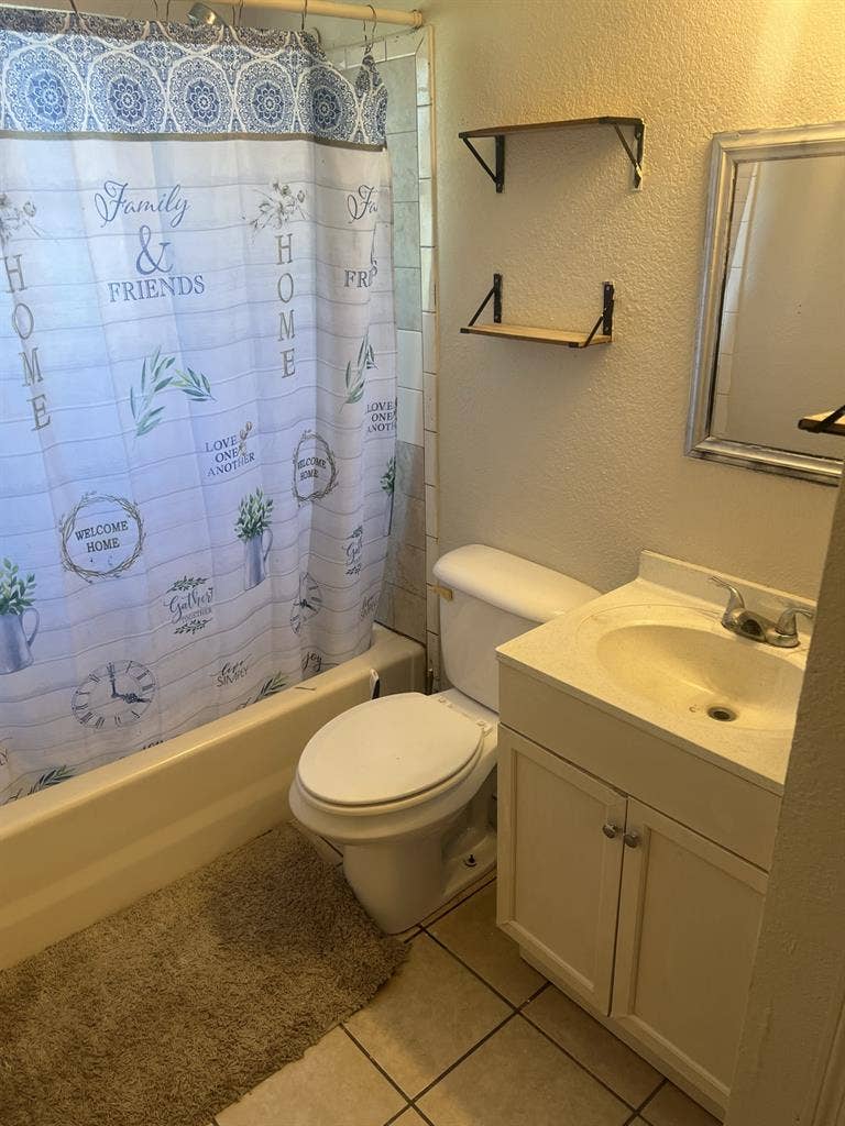 Private upstairs room & bath