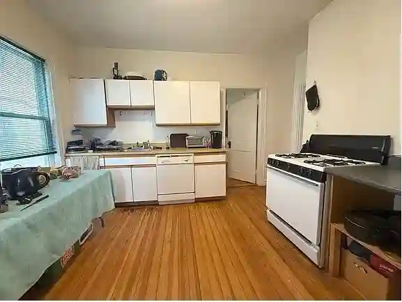 Room for rent - year lease