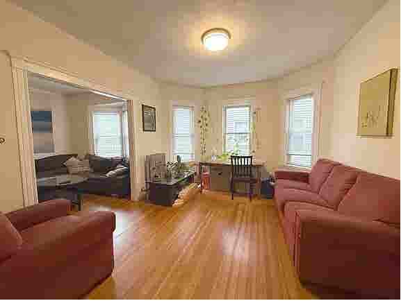 Room for rent - year lease