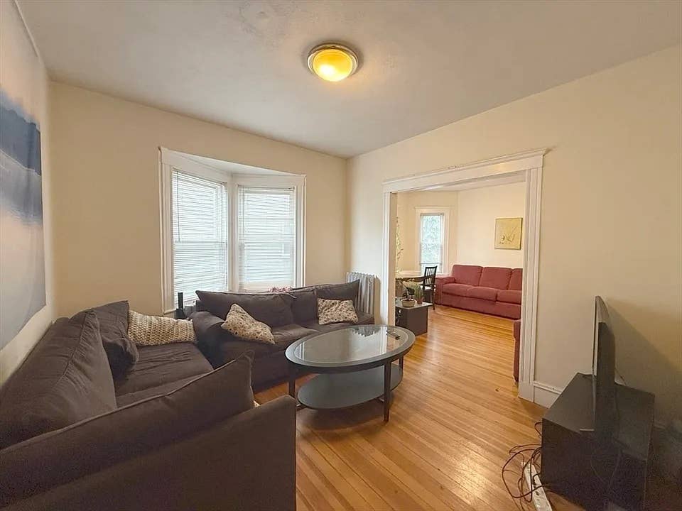 Room for rent - year lease