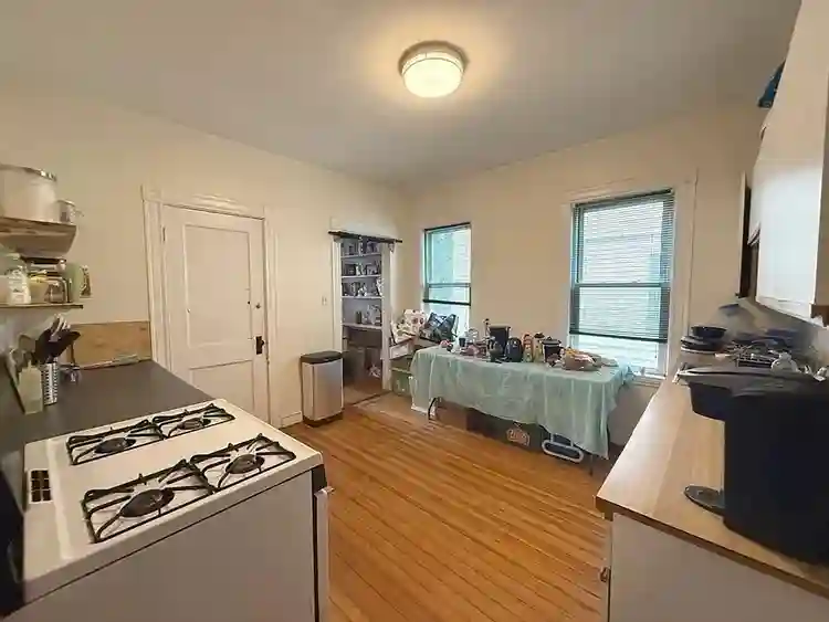 Room for rent - year lease