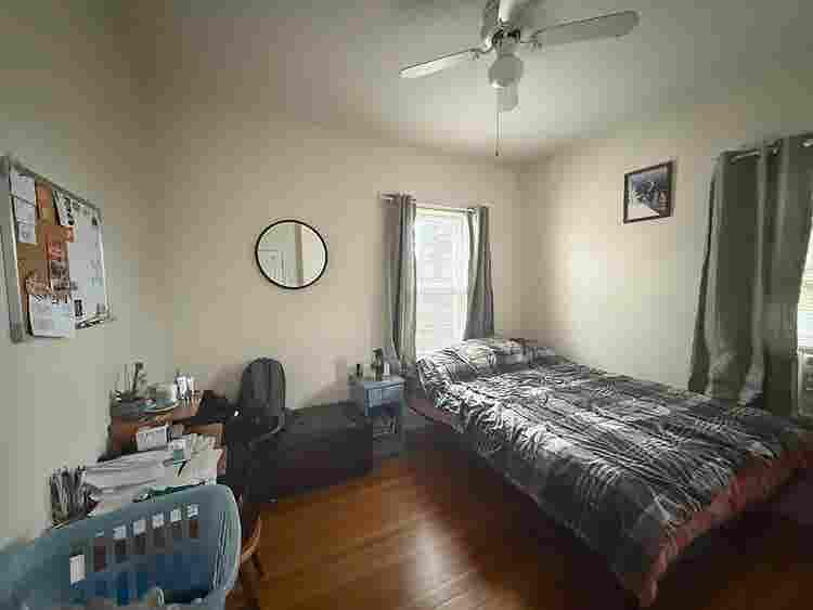 Room for rent - year lease