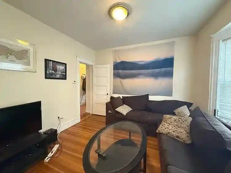 Room for rent - year lease