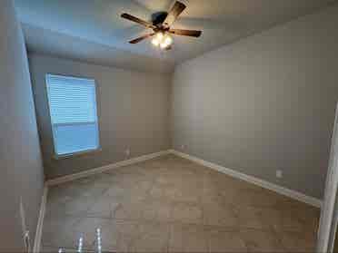 Looking for Roomie for Spare Room