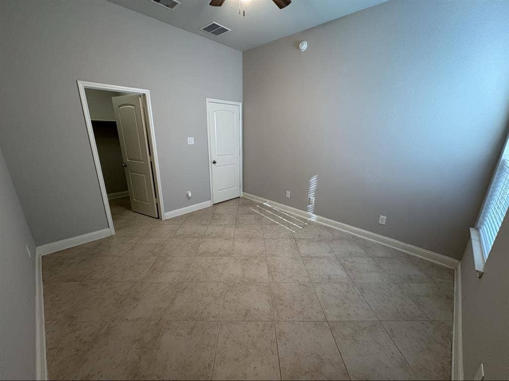 Looking for Roomie for Spare Room
