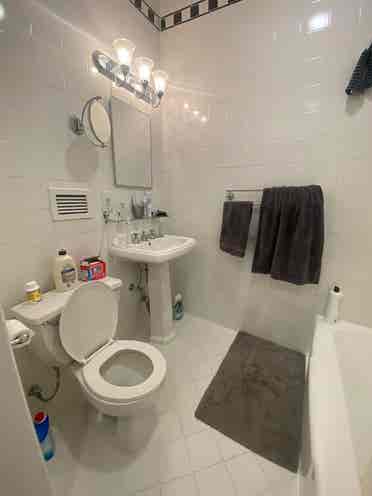 ✨Affordable Room in Midtown South✨