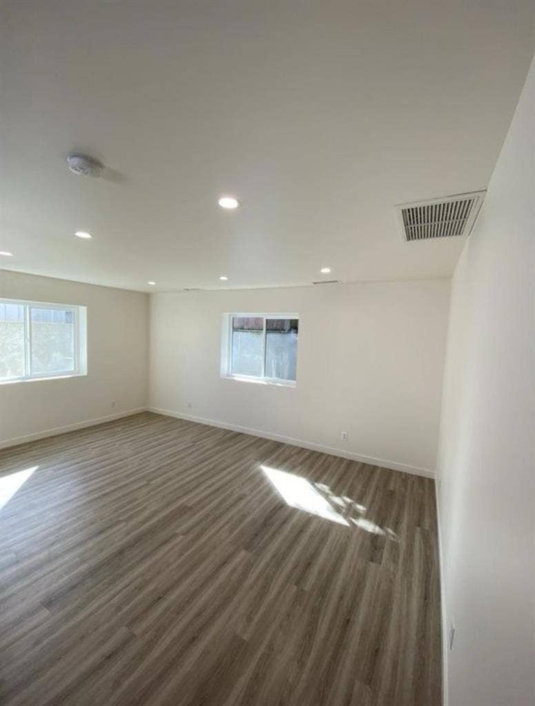 Back House for rent in late August