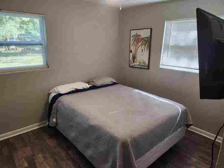 Private room, utilities included