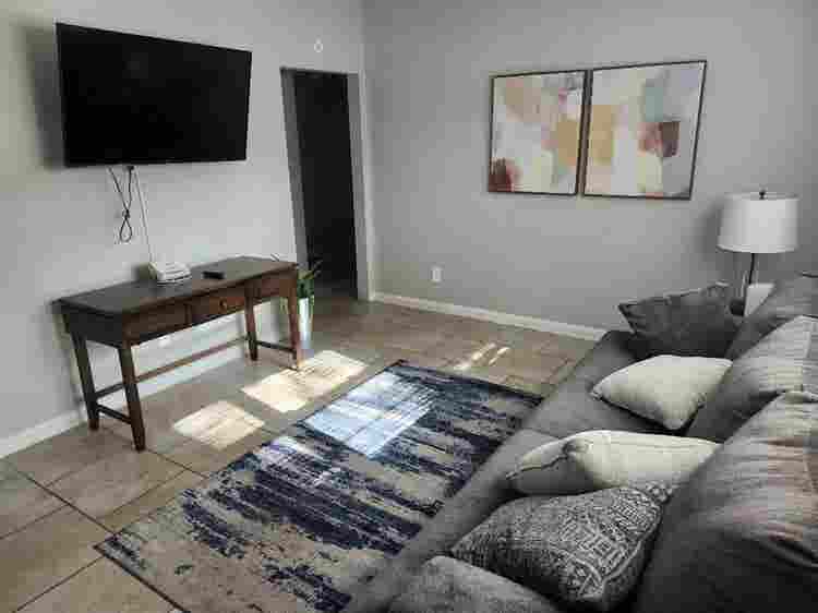Private room, utilities included