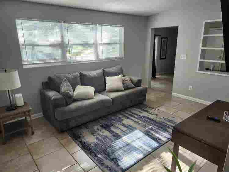Private room, utilities included