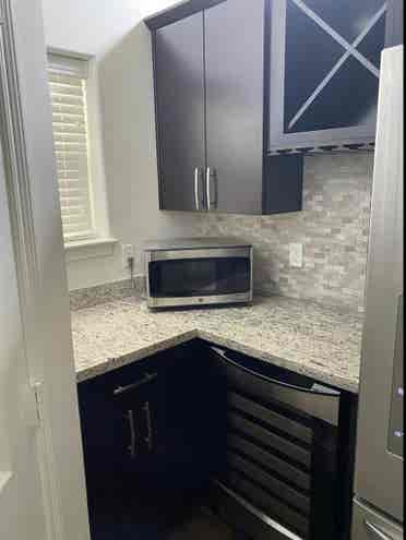 Private room/bath in townhouse