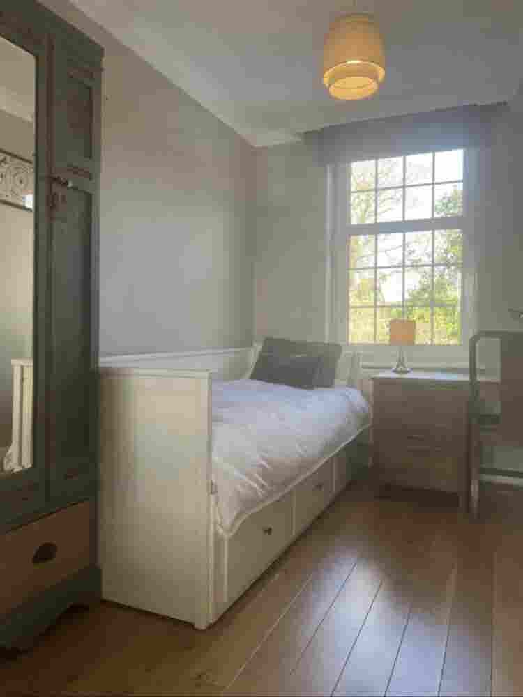 Room available in Townhouse