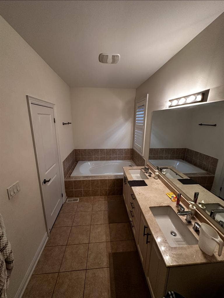 Luxurious Master Bedroom for Rent