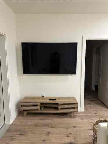 LOOKING FOR ROOMMATE