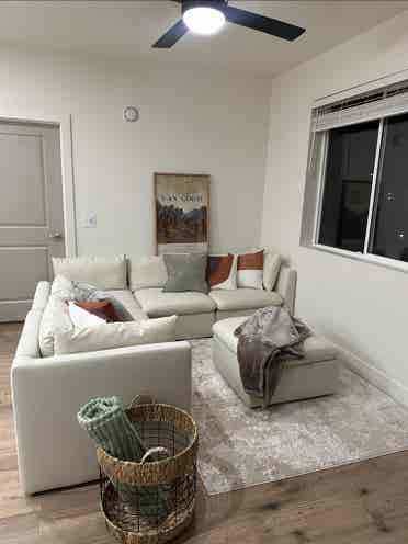 LOOKING FOR ROOMMATE