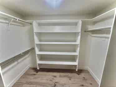 LOOKING FOR ROOMMATE