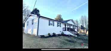 2 Bedrooms available in Dreamhouse