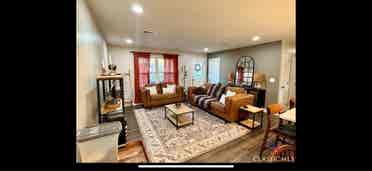 2 Bedrooms available in Dreamhouse