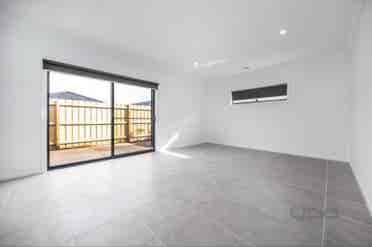 7 Annabel Deanside Vic