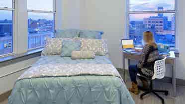 SKY ELEVEN PARK EAST ROOM RENTAL