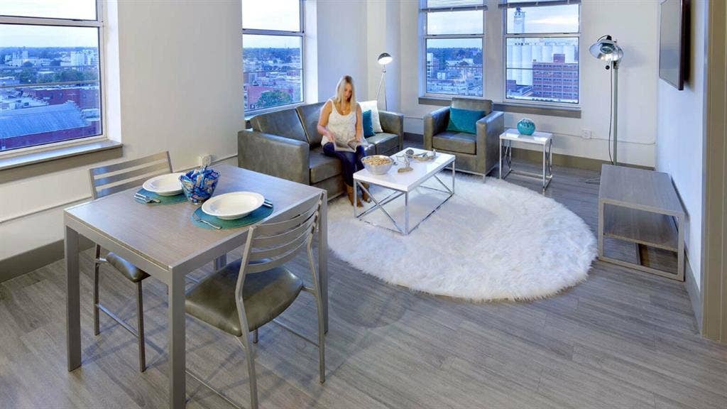 SKY ELEVEN PARK EAST ROOM RENTAL