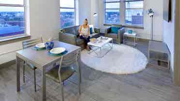 SKY ELEVEN PARK EAST ROOM RENTAL