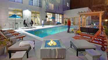 SKY ELEVEN PARK EAST ROOM RENTAL