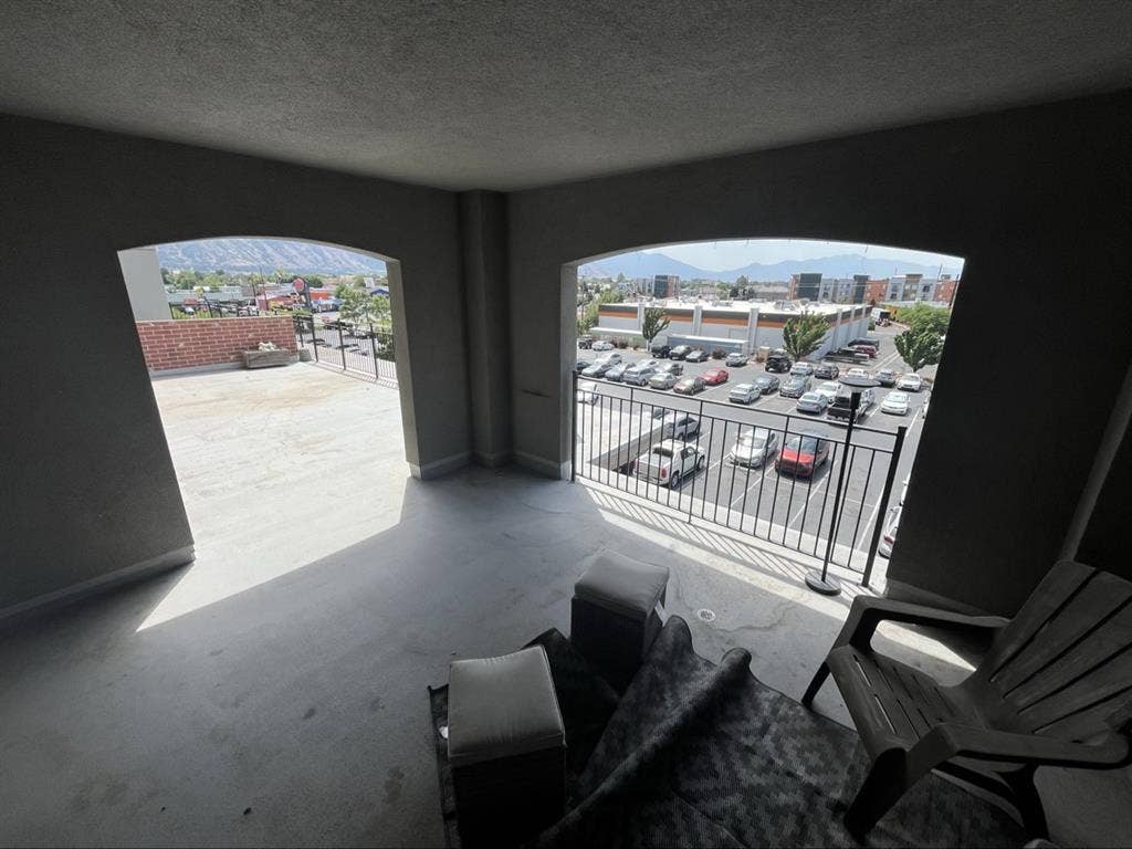 ROOM FOR RENT ASAP!!