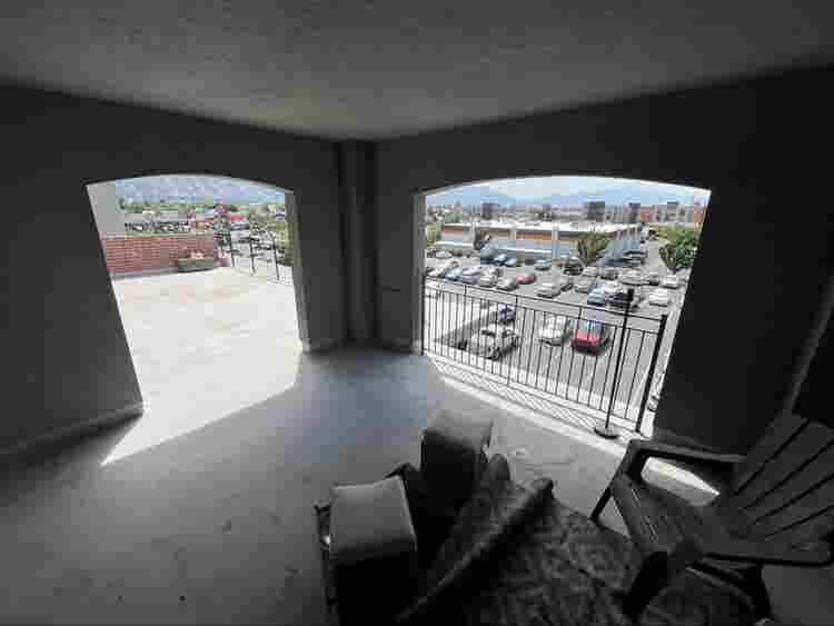 ROOM FOR RENT ASAP!!