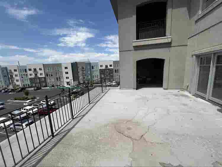 ROOM FOR RENT ASAP!!