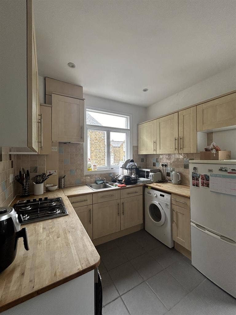 Room in Clapham South from mid Sep