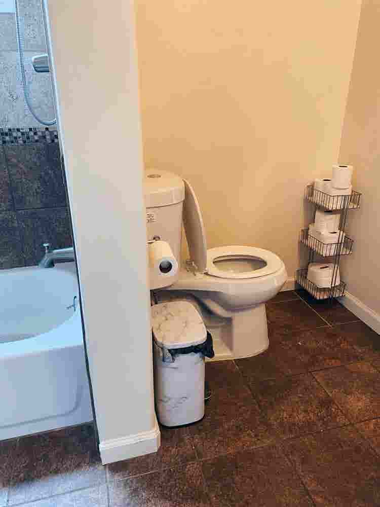 One room available for rent