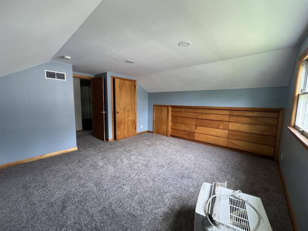Rooms available near 3 Universities