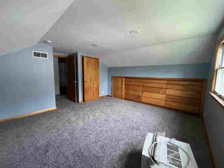 Rooms available near 3 Universities