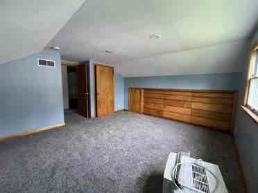 Rooms available near 3 Universities