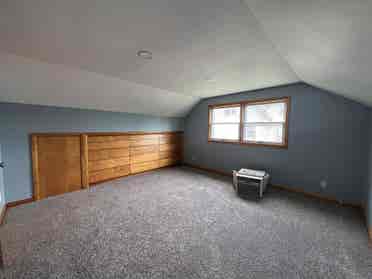 Rooms available near 3 Universities