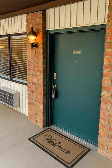 Remodeled 2BR - Walk/Bus to Campus