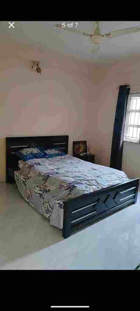 Single room available in a 3BHK