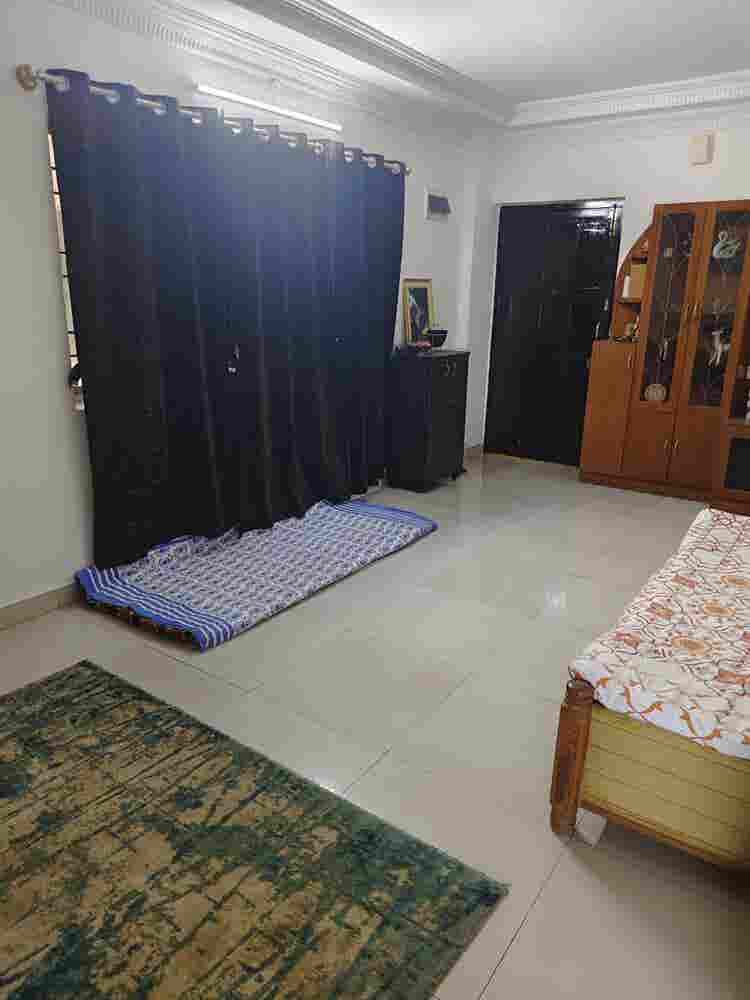 Single room available in a 3BHK