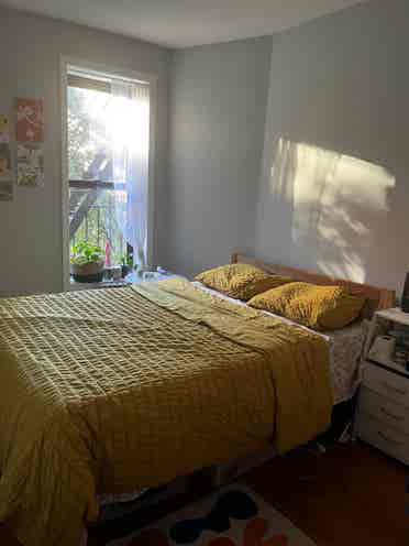 Apt with Washer/Dryer near 6 train
