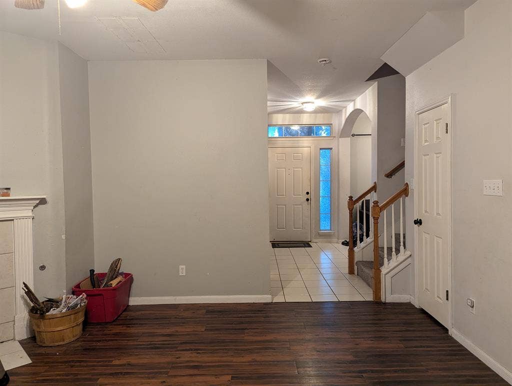 Large room offered in Round Rock
