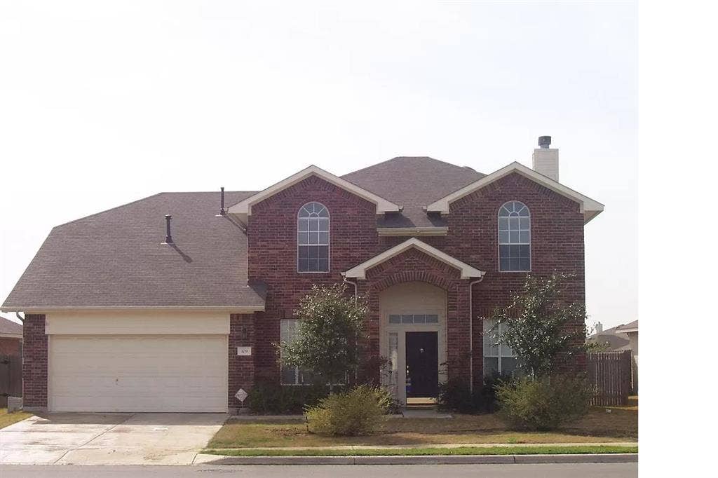 Large room offered in Round Rock