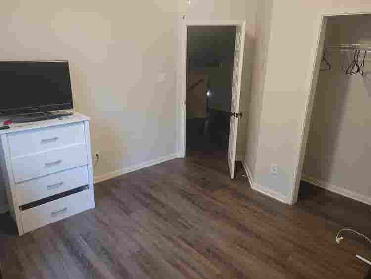 Large room offered in Round Rock