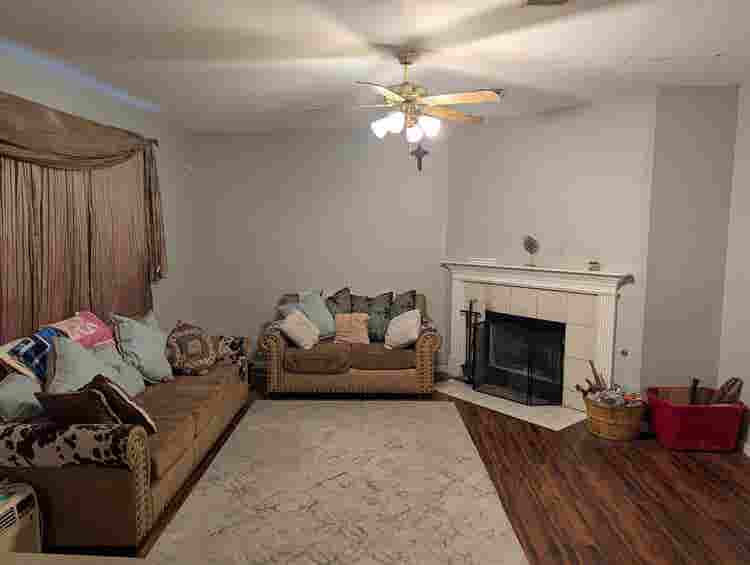 Large room offered in Round Rock