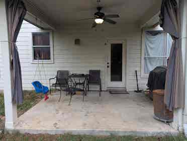 Large room offered in Round Rock