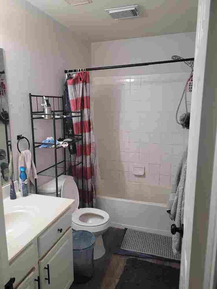 Large room offered in Round Rock