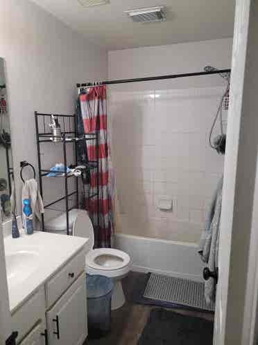 Large room offered in Round Rock