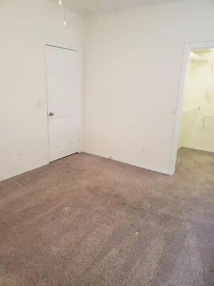 Large bedroom for Rent